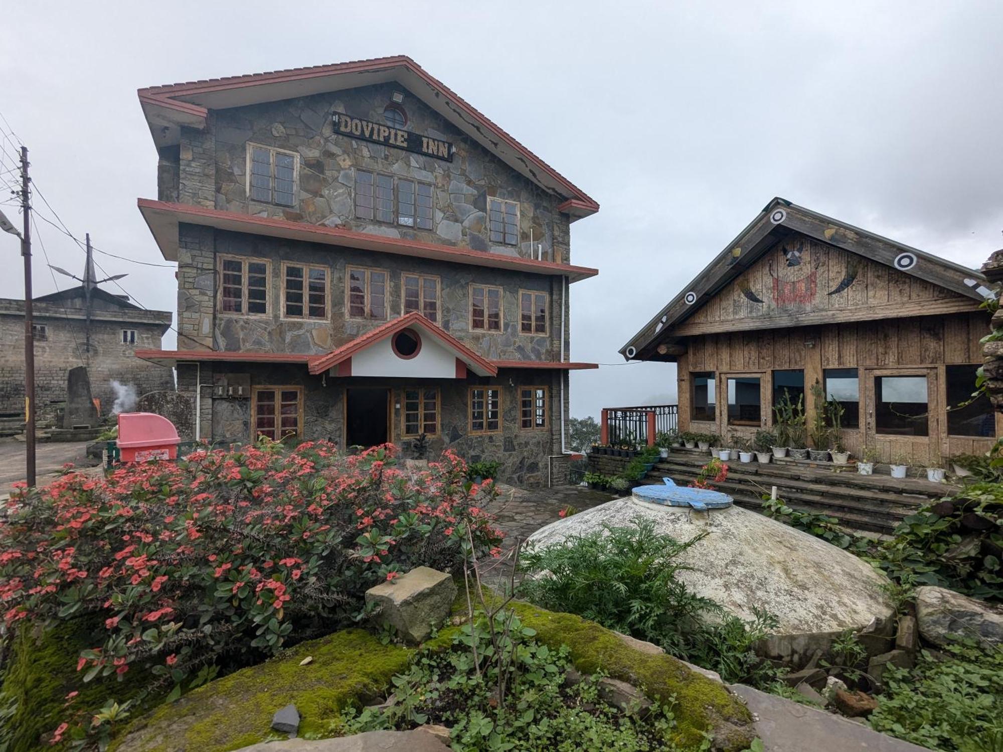 Dovipie Inn Kohima ภายนอก รูปภาพ