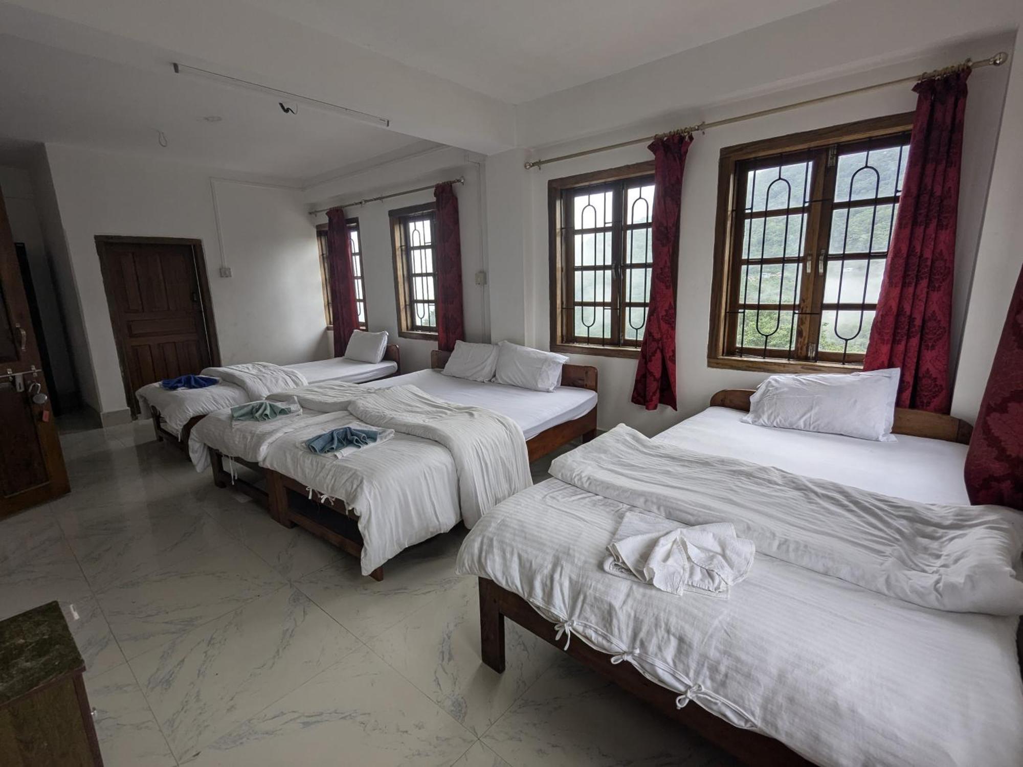 Dovipie Inn Kohima ภายนอก รูปภาพ