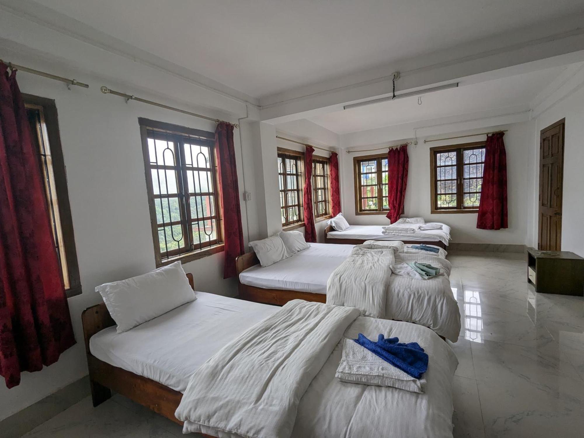 Dovipie Inn Kohima ภายนอก รูปภาพ